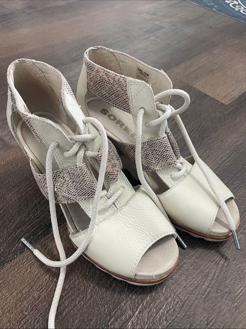 Sorel Joanie II Lace Wedge Women's Cream Open-Toe sandals with Snake-Print